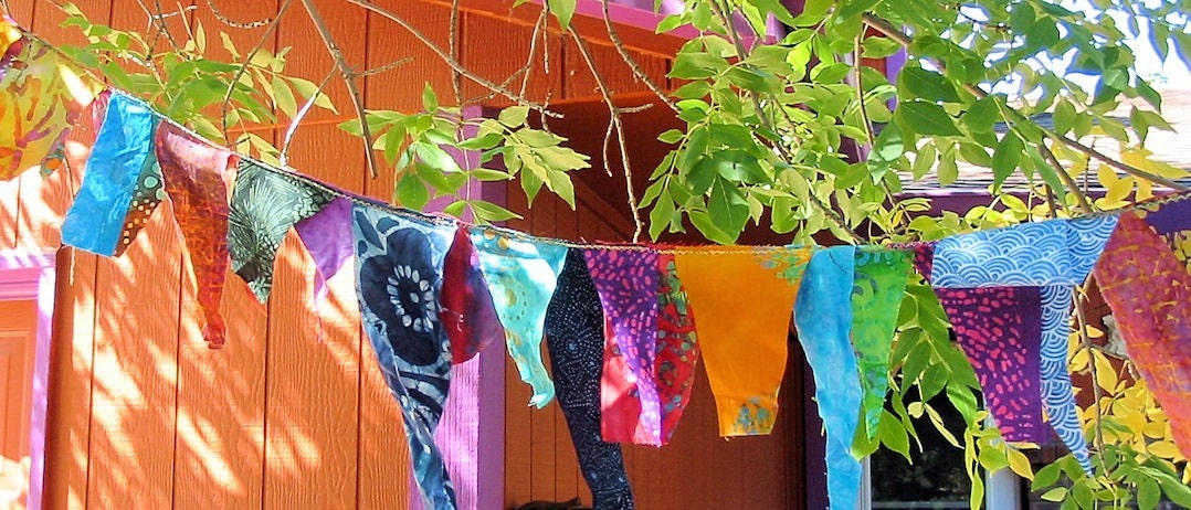 Random Flutteries Colorful Garden Flag Garland