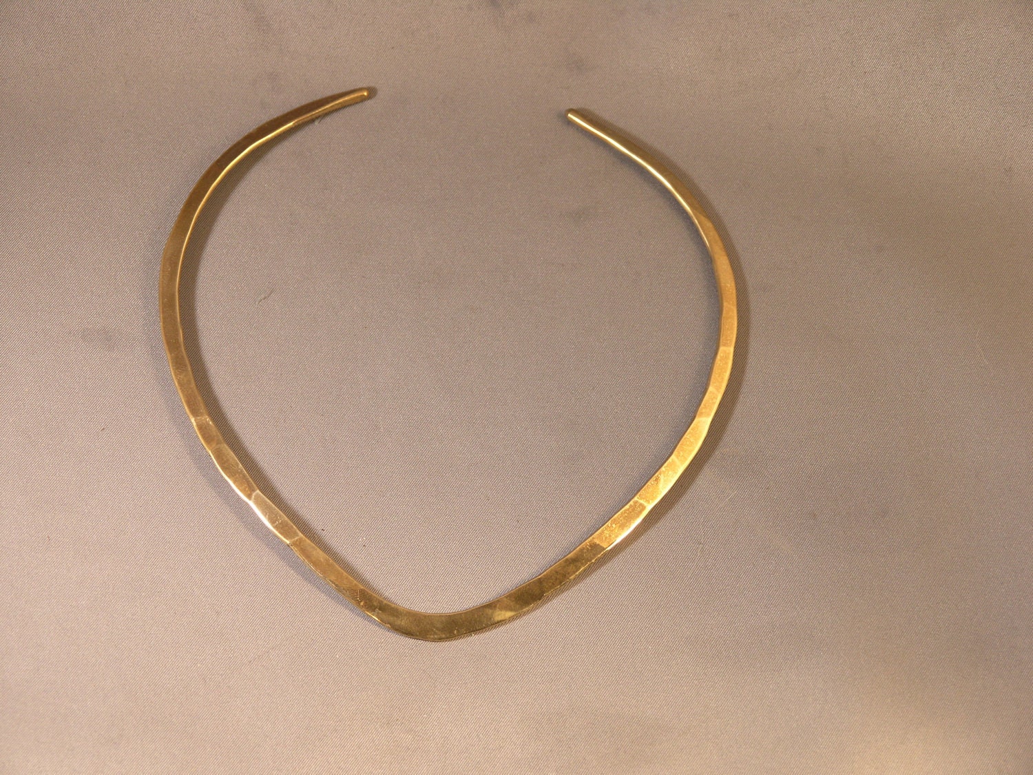 Hammered brass vee torque