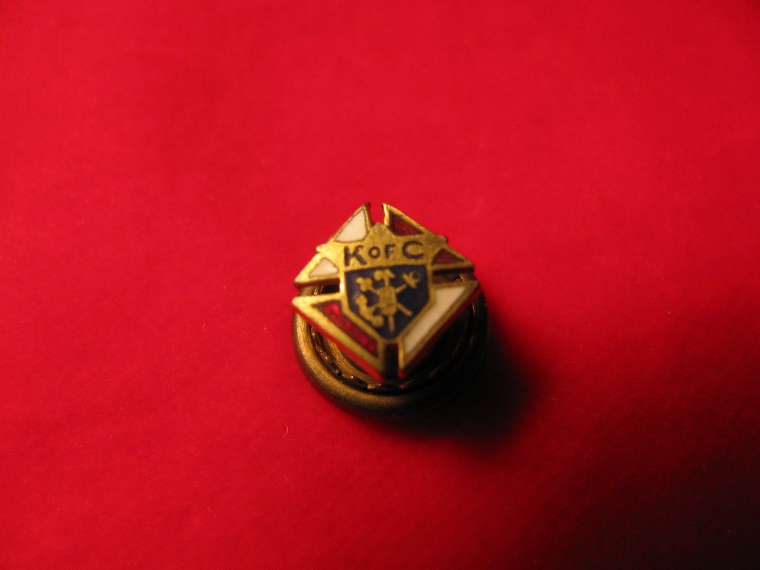 Knights of Columbus Lapel Pin, Membership Pin, Knight ornate Enamel Maltese Cross, Holy Catholic Fraternal Society collectible, Gold Tone