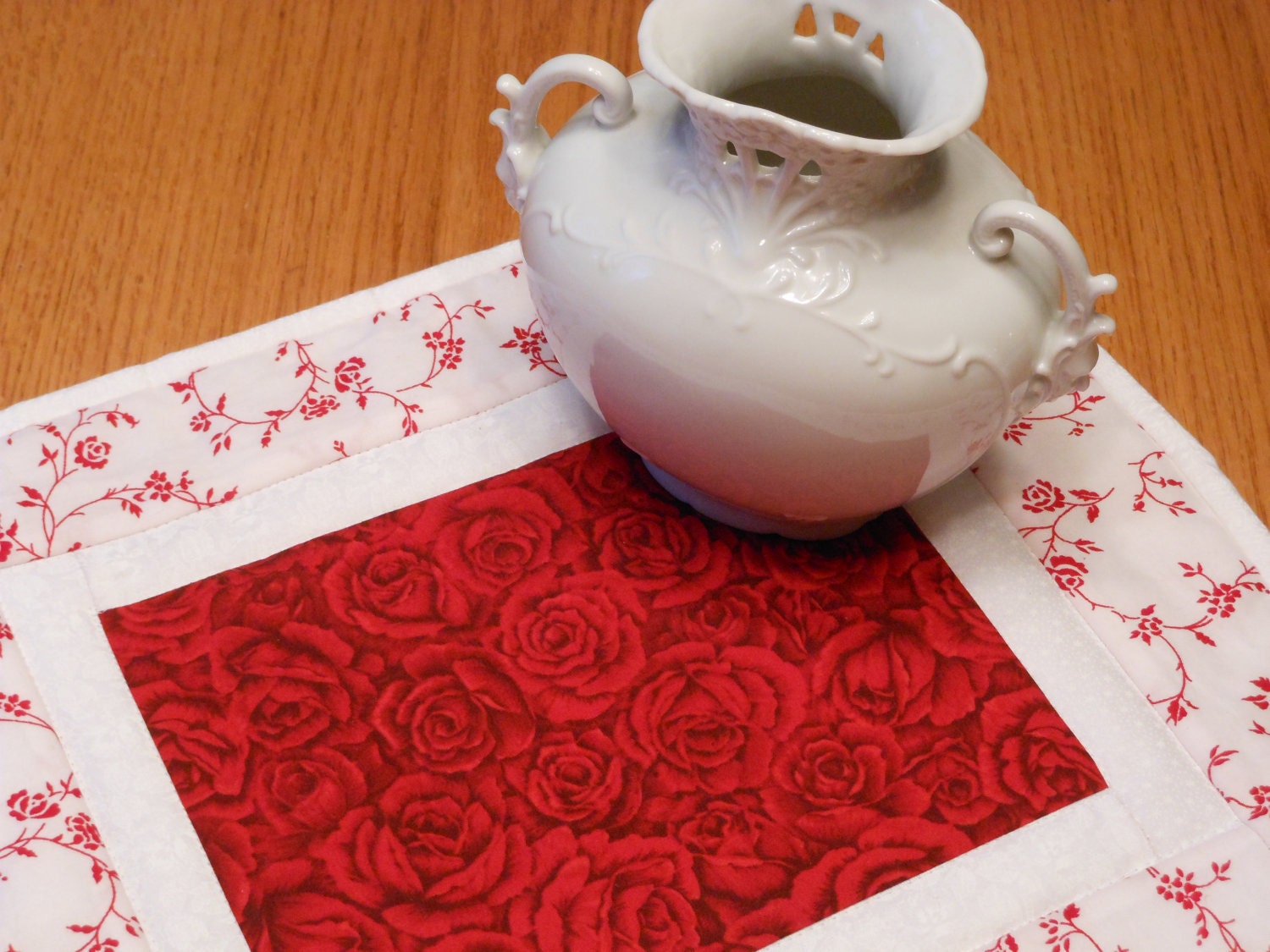 Place mat, candle mat or vase mat