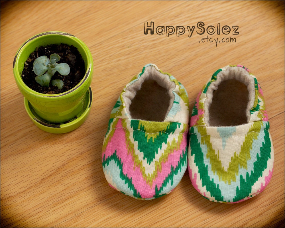 Ikat Zig Zag Eco Friendly Baby Booties (0-6 months)
