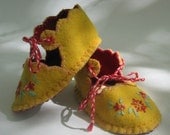 Itsy Bitsy Teeny Weeny Yellow Floral Booties