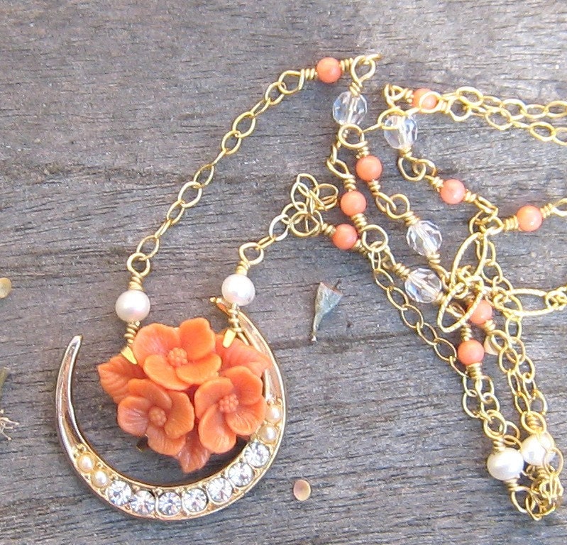 Coral bouquet necklace