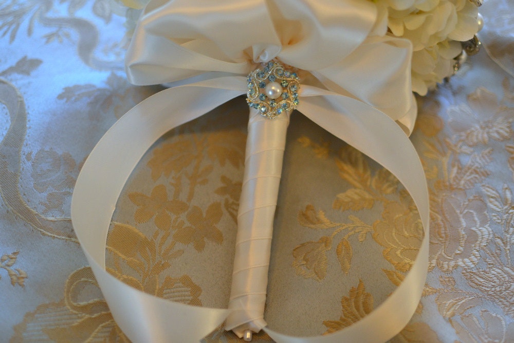 Deposit for classic heirloom pearl brooch bouquet -- made-to-order wedding brooch bouquet