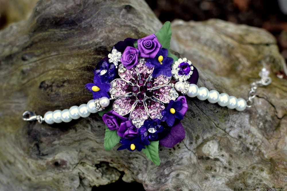 Convertible corsage bracelet -- converts from corsage to pearl bracelet