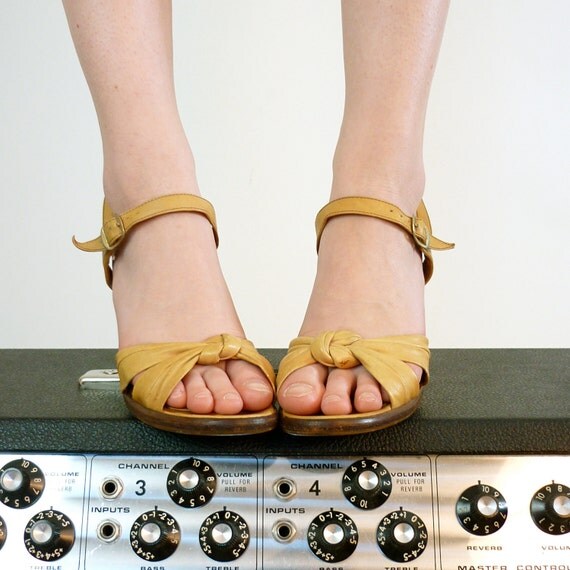 1970's Blonde Leather Strappy Shoes, Size 7.5 - 8
