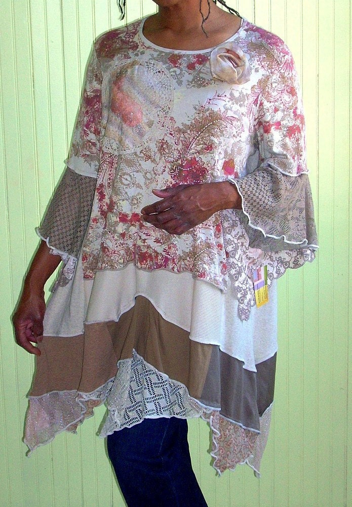 Beige and Rust Angel Heart T- Shirt Tunic,. Bohemian, Plus Size 2X, (18-20-22-)