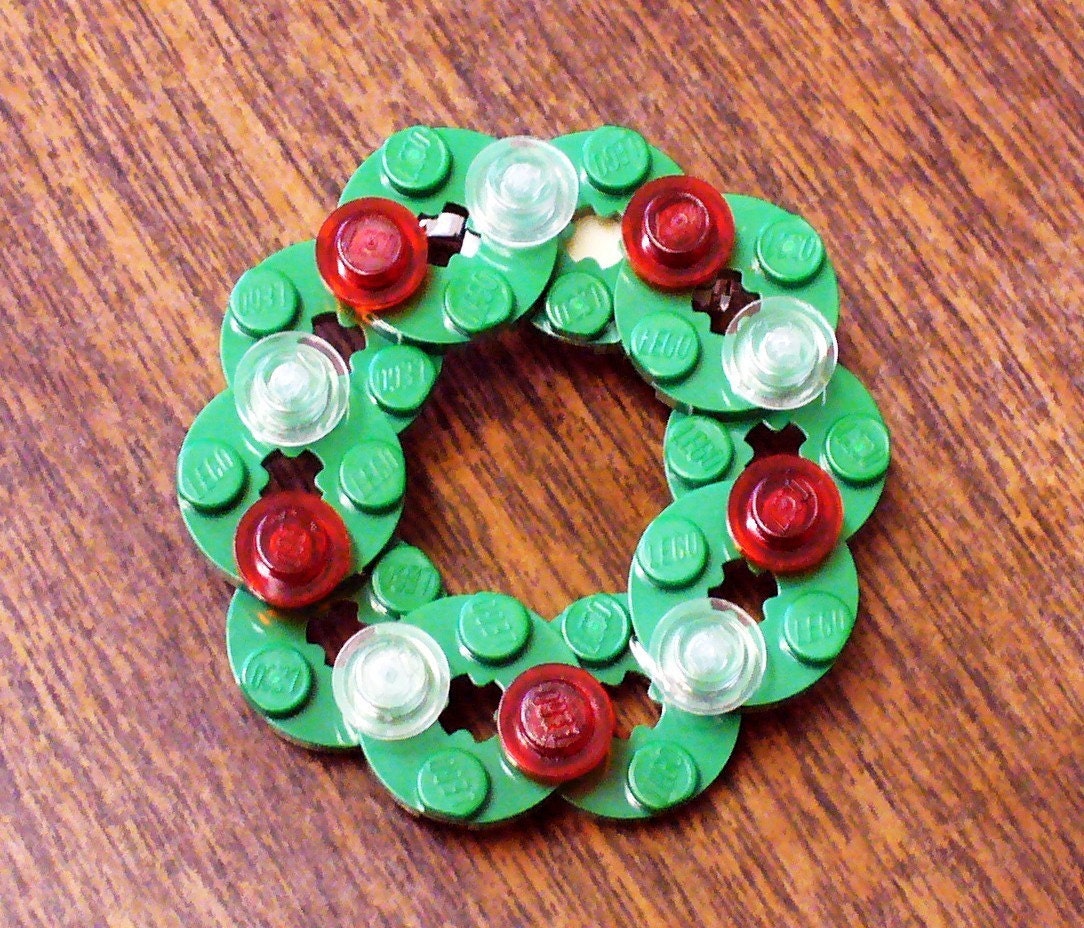Wreath with Ornaments Pin