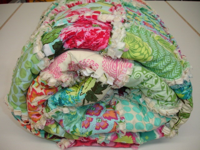 Reserved listing for VKerri Johnson Exquisite Garden Sunshine Rag Quilt