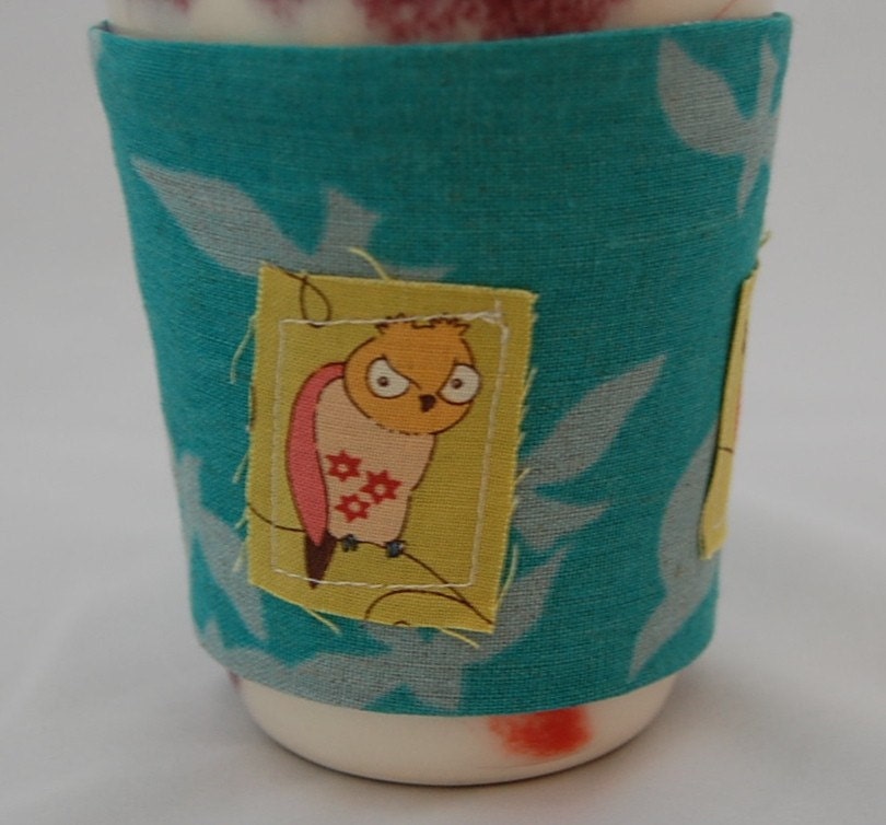 Retro Owls on light blue Coffee Sleeve