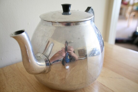 Metal Tea Pot made in Republic of Ireland by bettyninjafinds