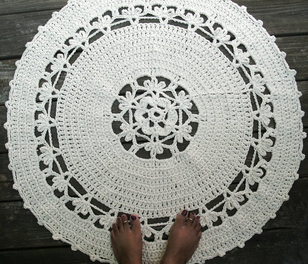 Ecru Off White Cotton Crochet Rug in 34" Circle Flower Pattern Non Skid