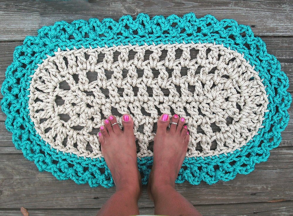 Off White Pearl and Turquoise Crochet Doormat in Oval Pattern