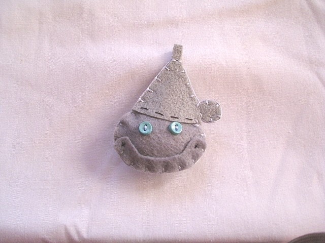 Wizard of Oz Tin man FELT FACE CUTIE pin
