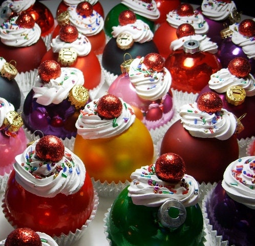 Cupcake Ornament - Matte Pink