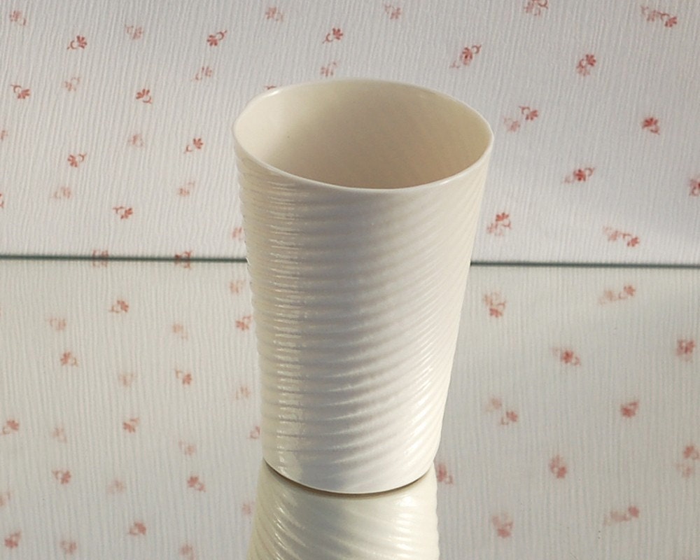 P-Cup. I Walk The Line Porcelain Cups Collection. modern ceramic tableware. Design by Wapa Studio.