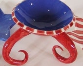 July 4th red white & blue ceramic dish with curly legs