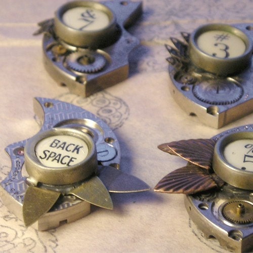 Romantic Artifacts necklace - CUSTOMIZE