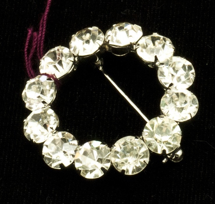 Vintage Rhinestone Circle Pin