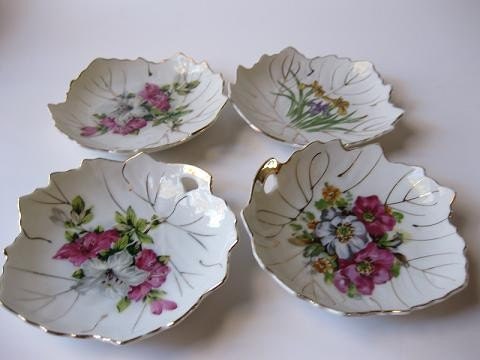 Pretty Little Napco Leafy Hand Painted Floral Dishes Set of Four
