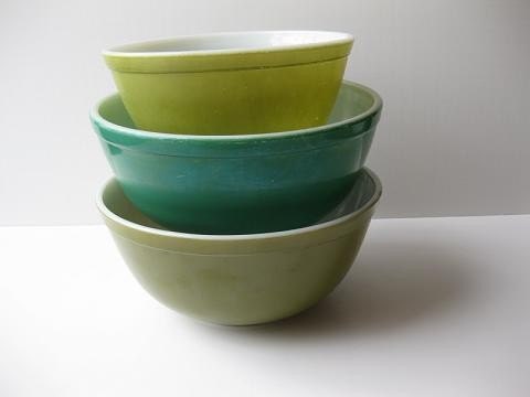 Classic Green Retro Vintage Pyrex Bowls Set of Three