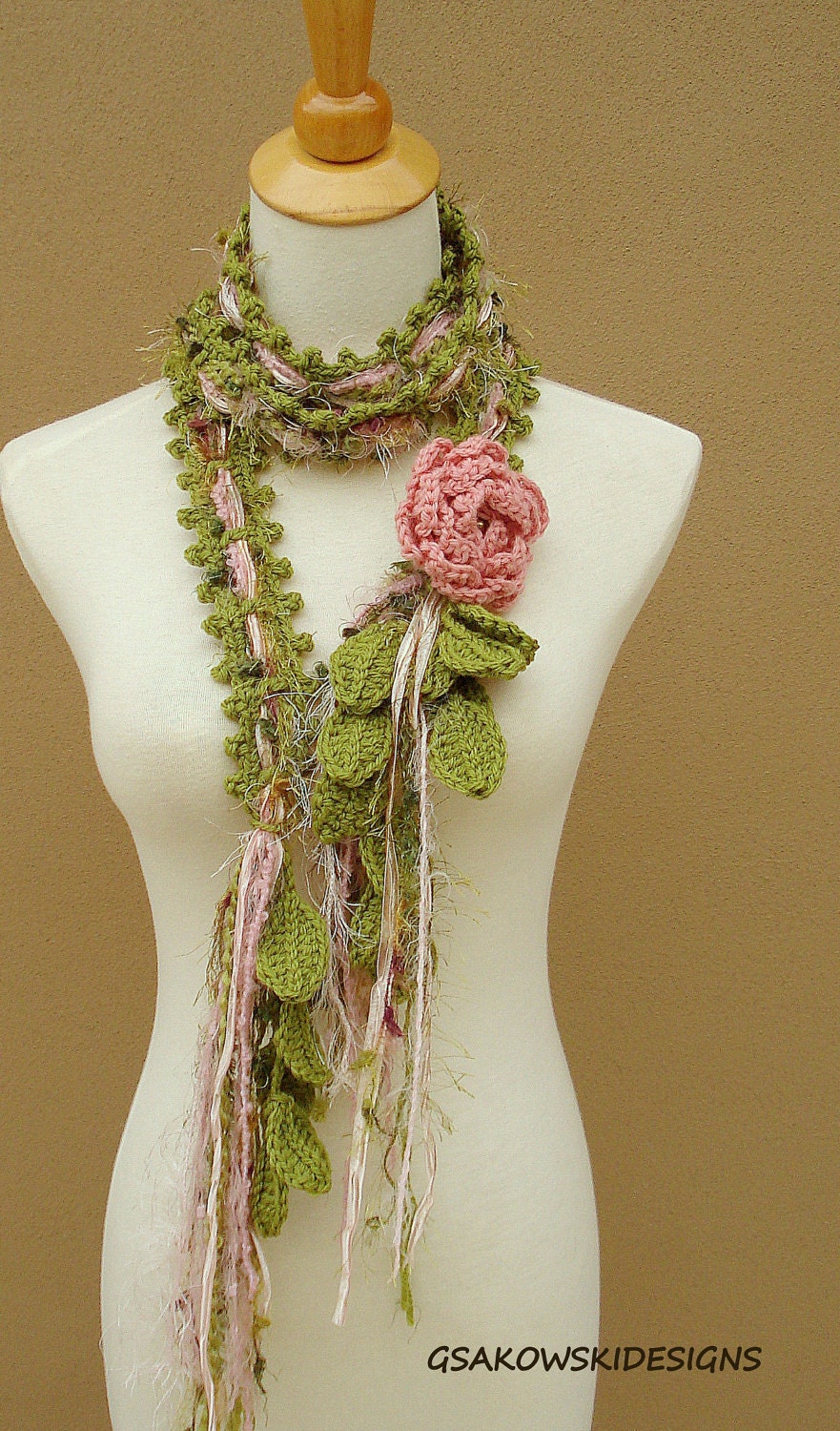 Queen Ann Rose Lariat-Blush