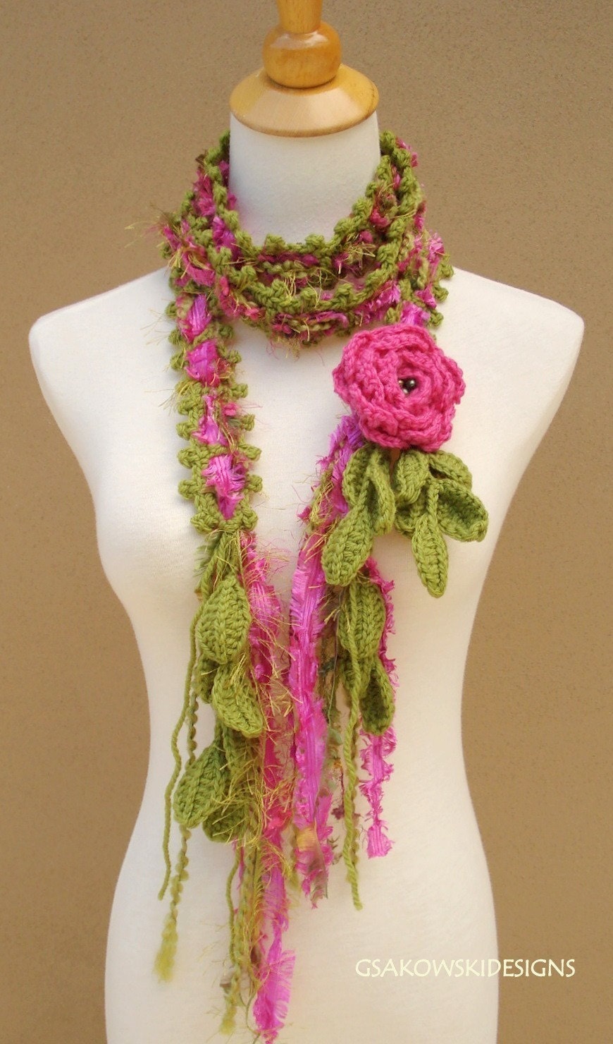 Queen Ann Rose Lariat-Pink
