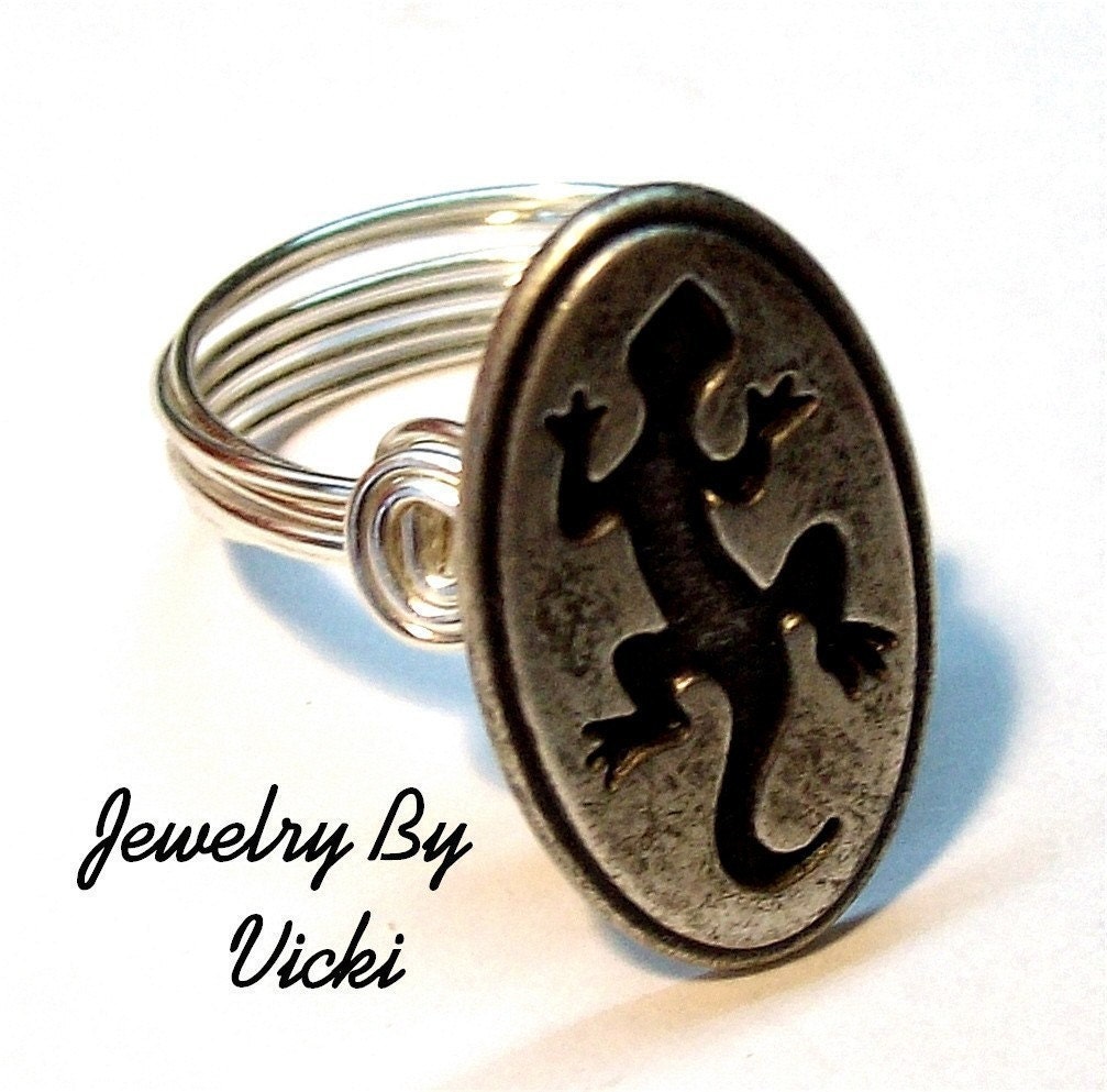 Ring Lizard Button Wire Wrapped