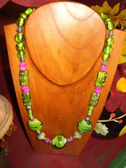 HOT PINK AND LUSCIOUS LIME NECKLACE