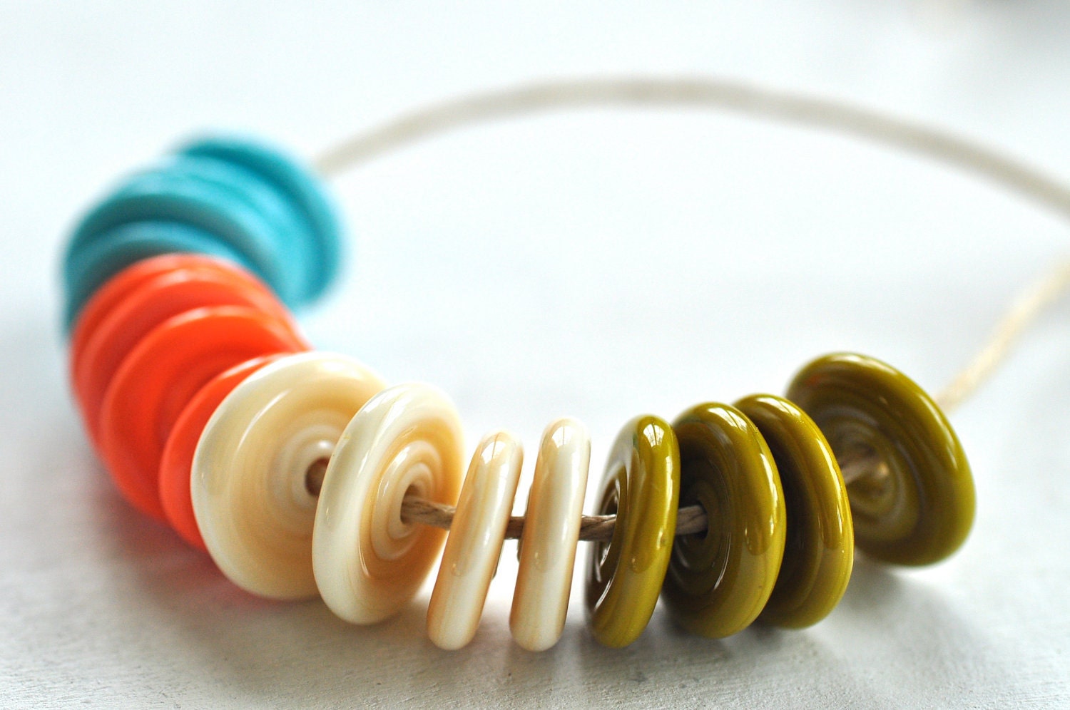 p i n o c e a n handmade lampwork small disc beads set ( 16 )