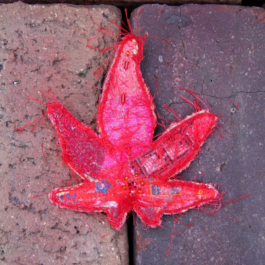 Red Maple Leaf Fabric Brooch Free Shipping in the United States
