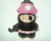 Hez the Pirate Leather Keychain ( Black / Pink )