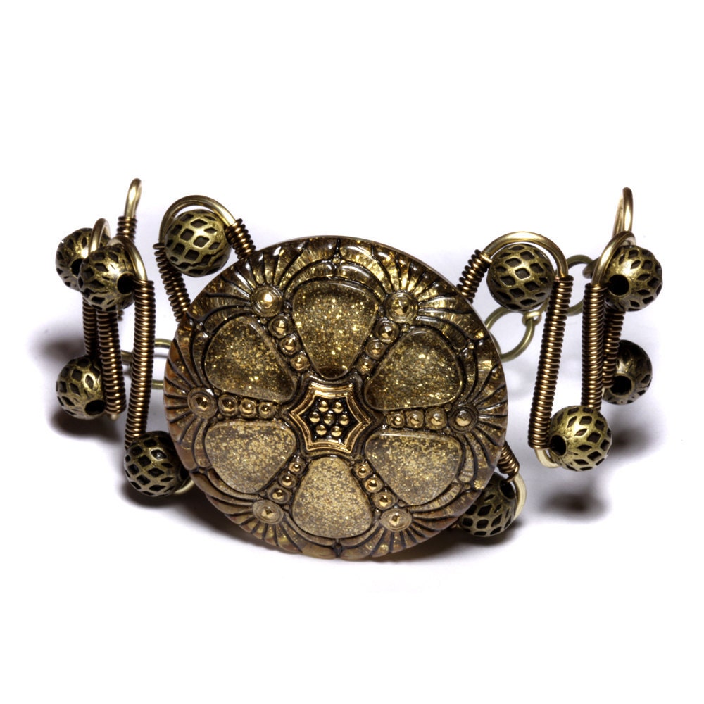 Steampunk Bracelet - Czech Glass BRIGHT GOLD GLITTER Button - CatherinetteRings