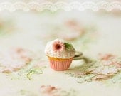 Dessert Jewelry - Soft Pink Gerbera Daisy Cupcake Ring - Gift For Her - miniaturepatisserie