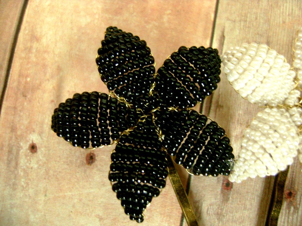 Bobby Pins - Bumble Bee - Beaded Flower Bobby Pins - Ododo Originals