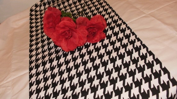 HOUNDSTOOTH RUNNER- Black and white TABLE runner Wedding Bridal Home Decor Alabama Roll Tide Parties