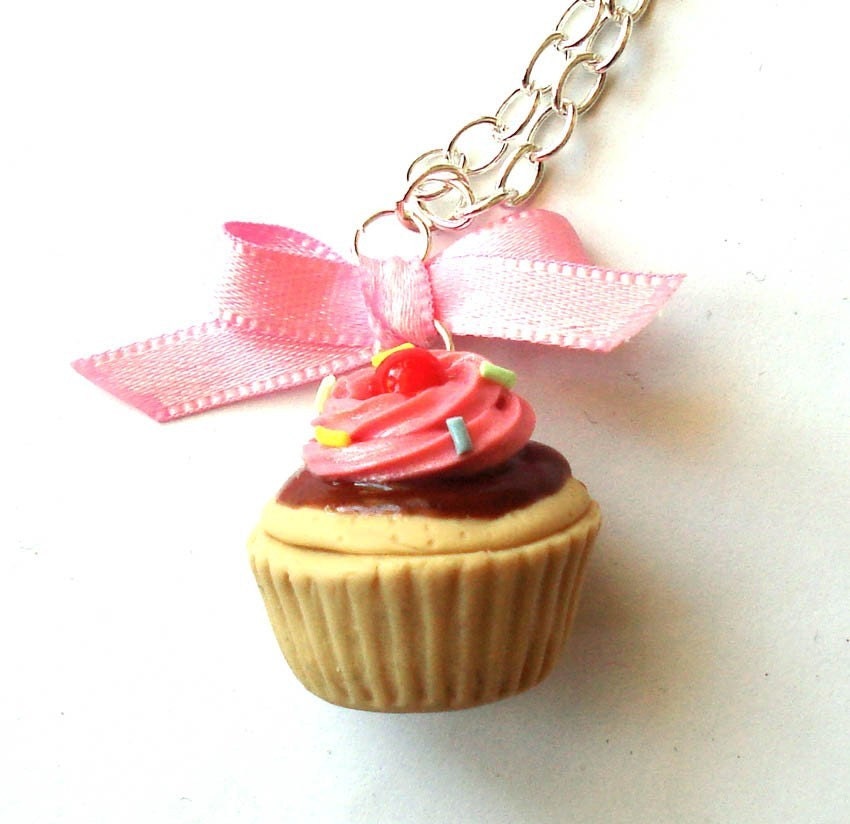 Big Cupcake Necklace