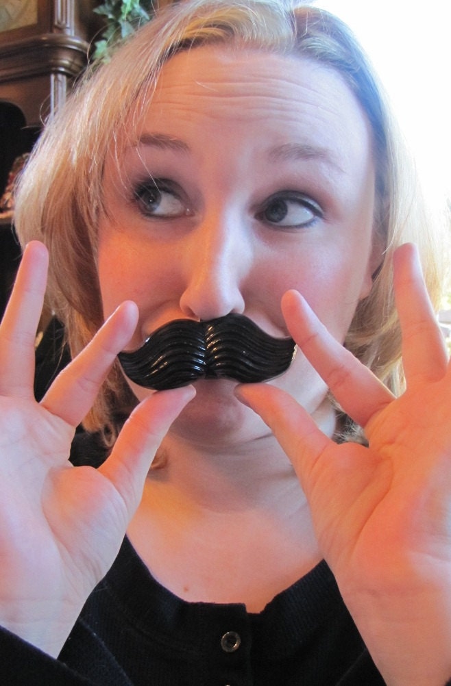 Mustache Necklace - Black