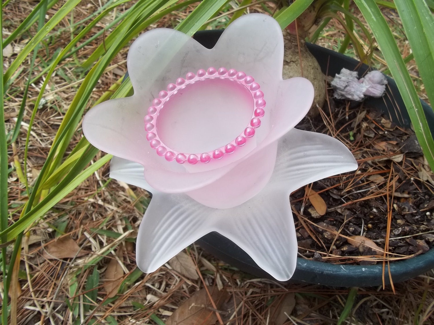 Recycled Garden Yard Art Glass Flower -Pink Diamonds