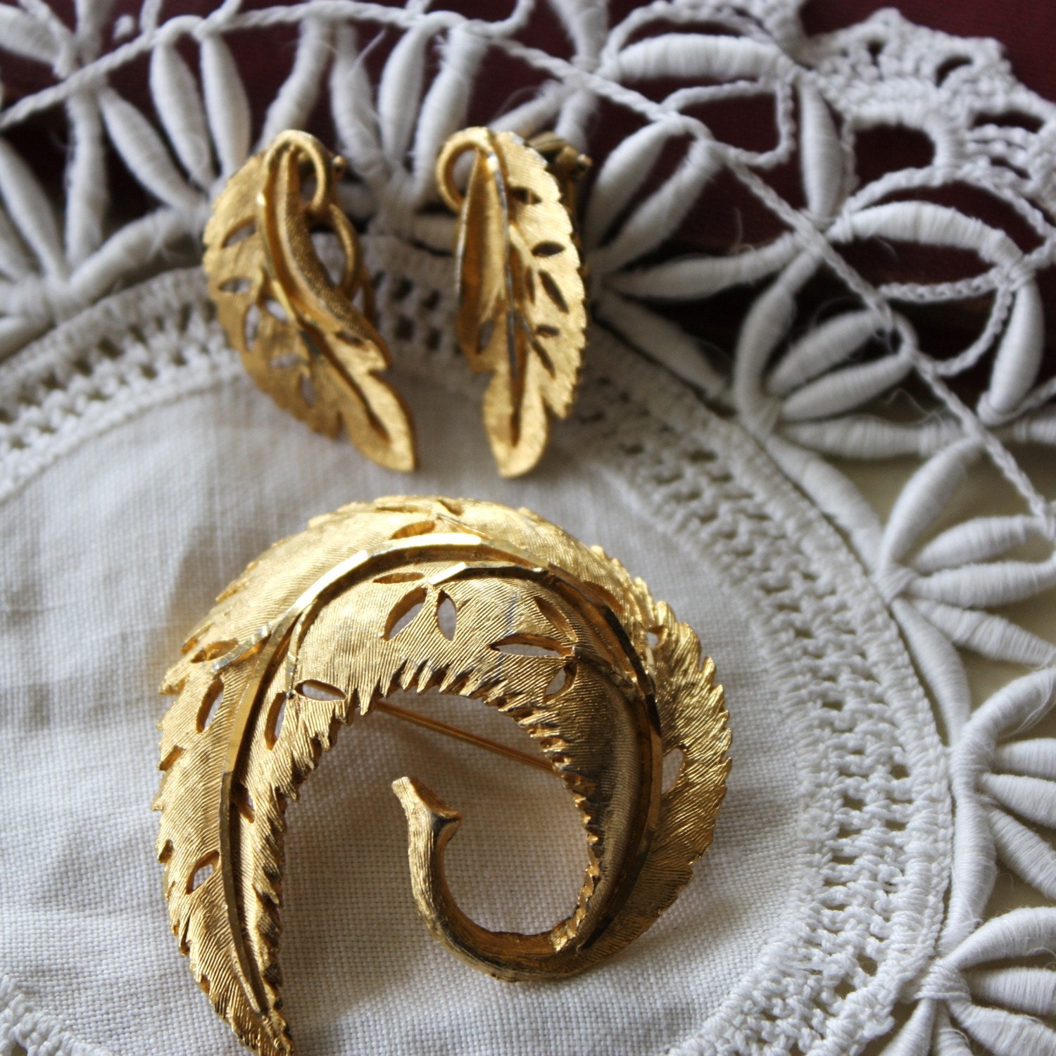 Vintage BSK Gold Set Brooch and Earrings Swirl Leaf
