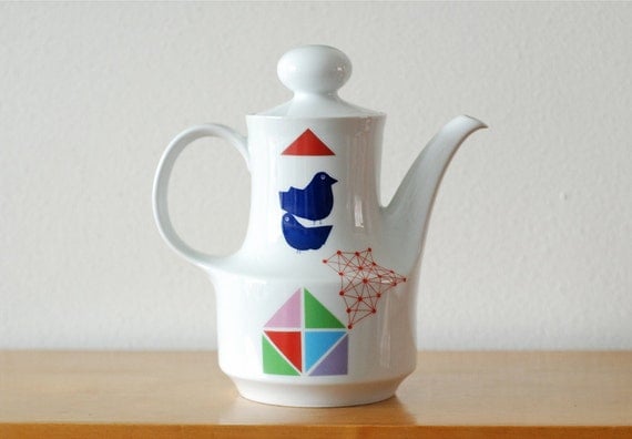 Large birds and triangles teapot