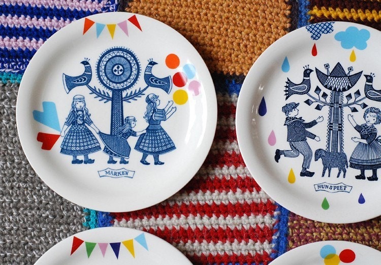 Set of 4 folklore and fun plates made to order