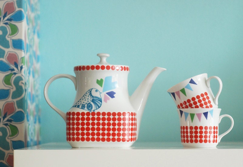 CUSTOM LISTING For Anabela: Dots, birds and bunting teapot
