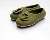 Women house shoes, Wool slippers OLIVE