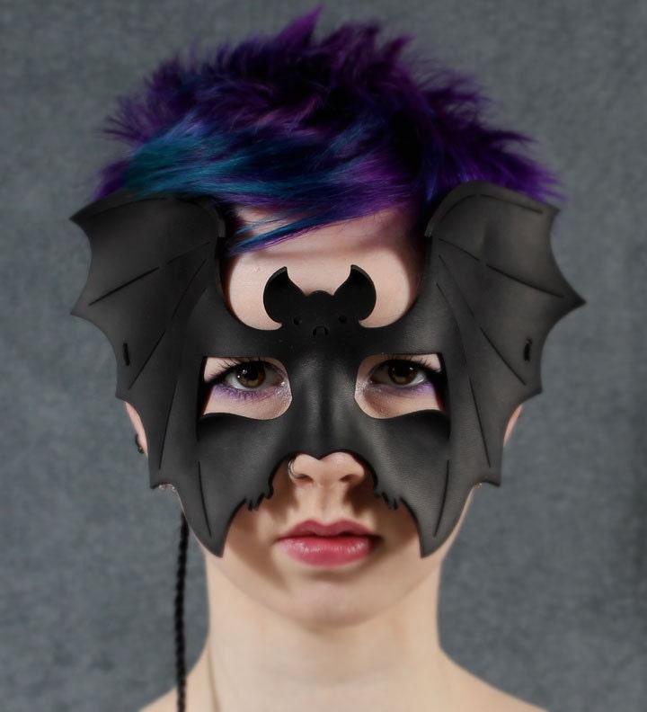 Batty Mask in Black Leather