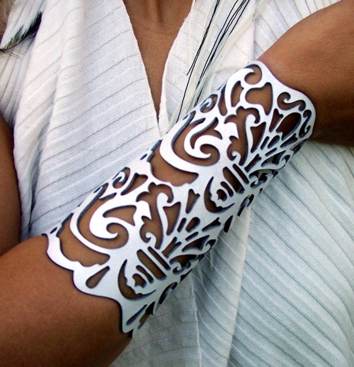 Cuff "Victorian" in white leather 6-1/2" wrist bridal