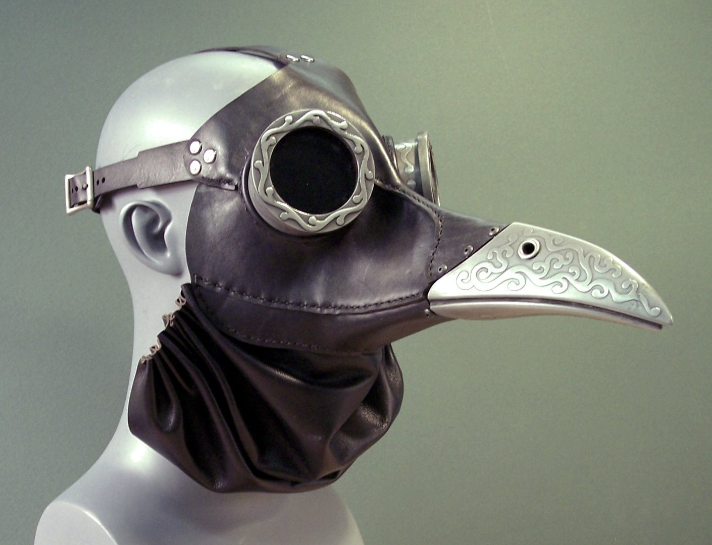 Steampunk Plague Doctor Mask in black "Ichabod"