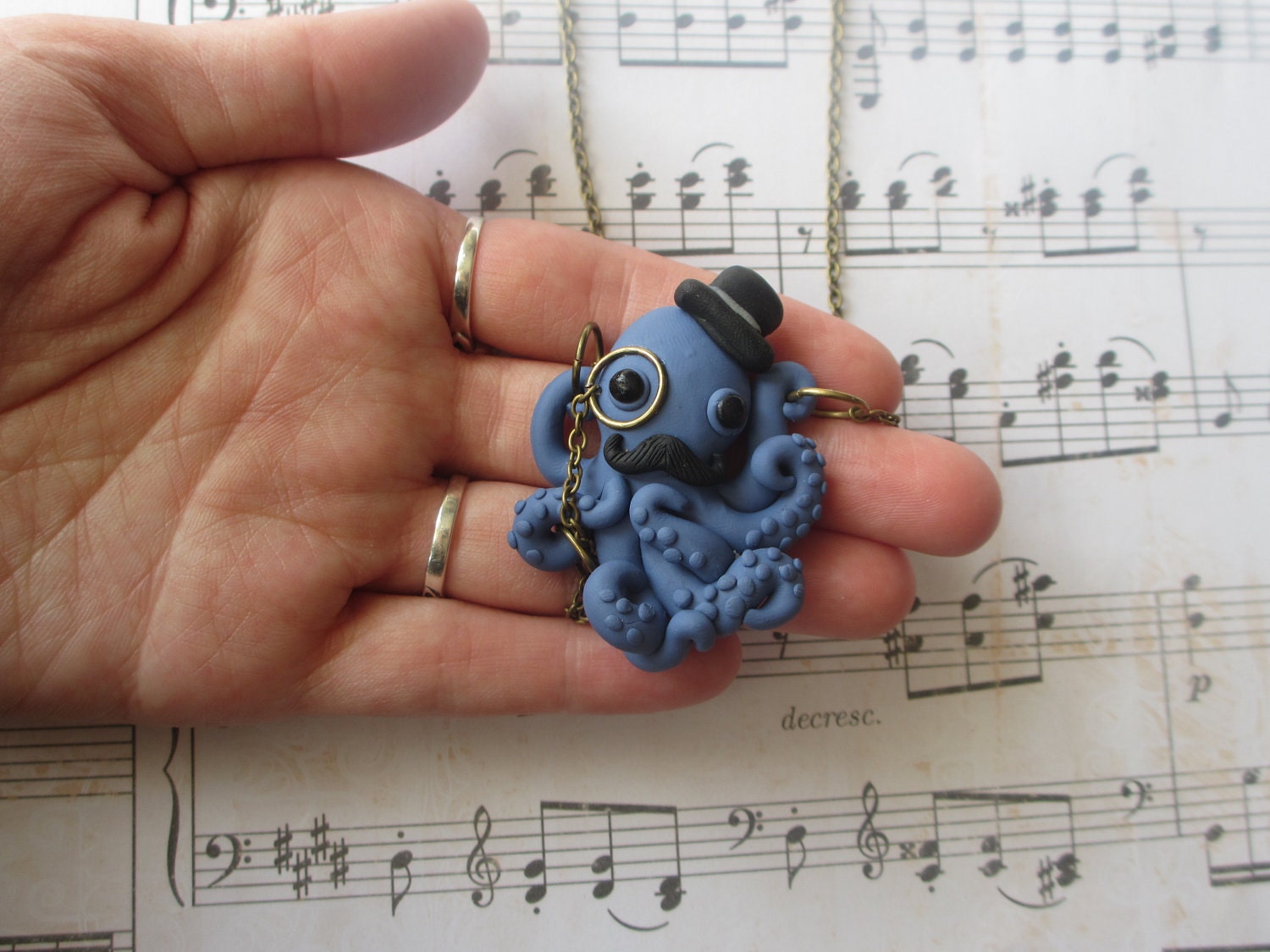 Dapper Octopus necklace - Blue