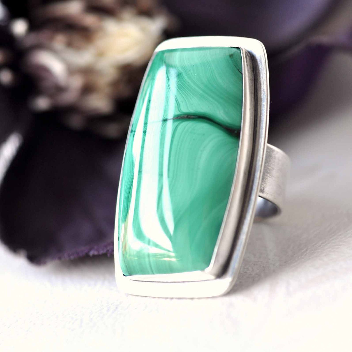 RESERVED --- Ring - Malachite Stone cabochon - Sterling silver - size 7,75 - ready to ship - green