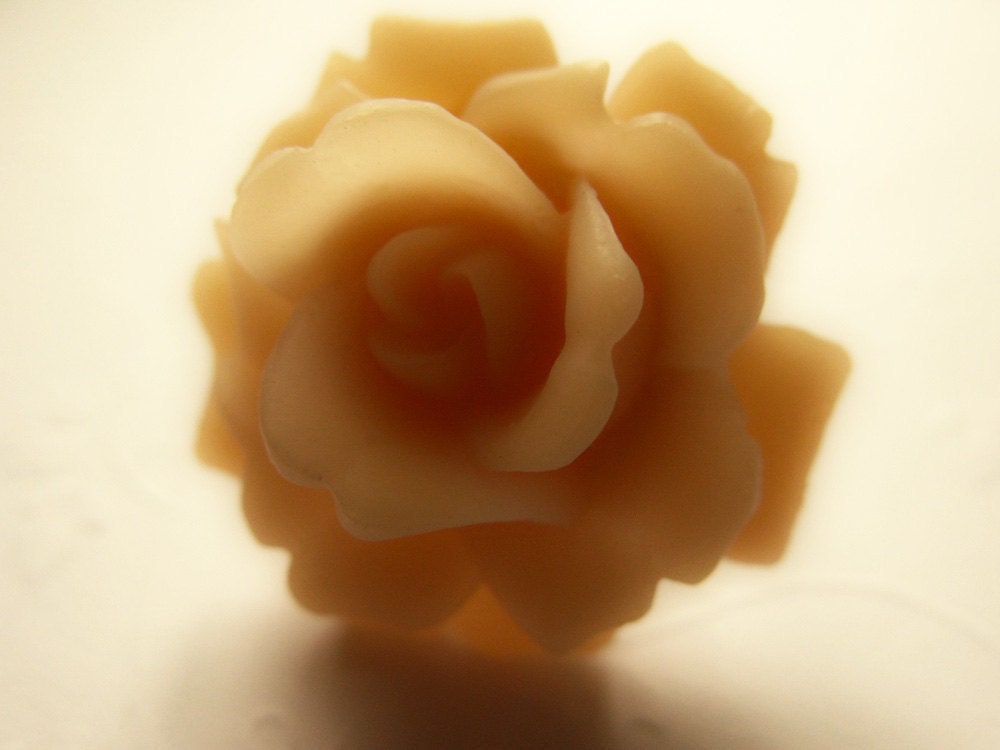 Statement ring - Vintage peach rose in full bloom cabochon adjustable ring